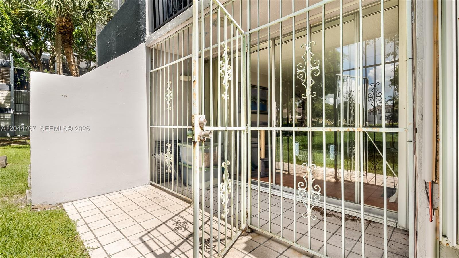 110 Fontainebleau Boulevard