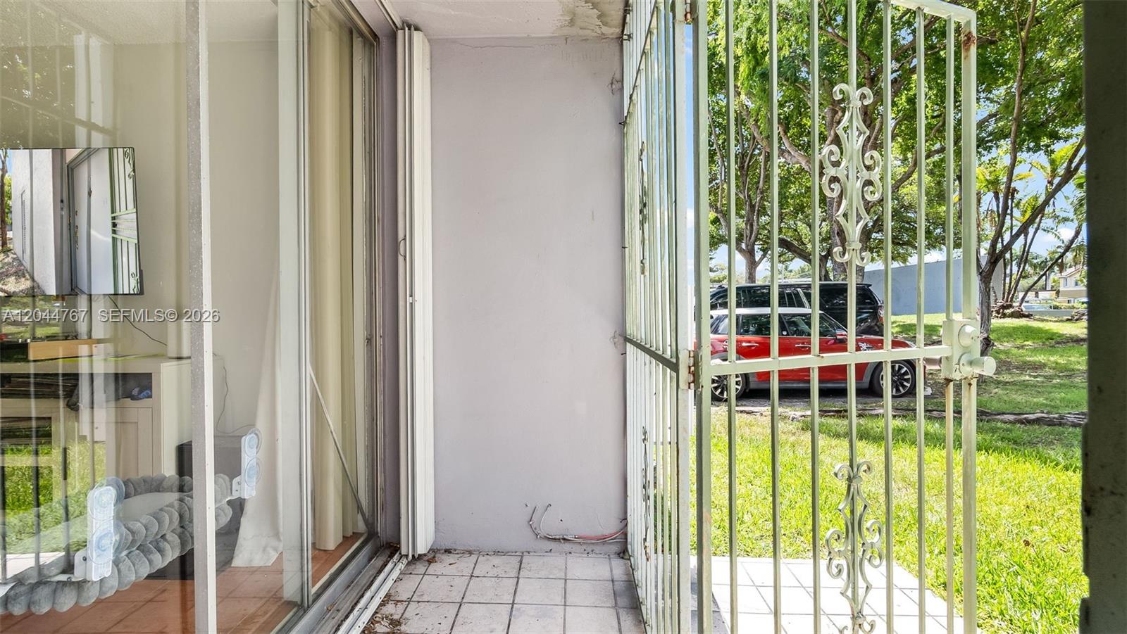 110 Fontainebleau Boulevard