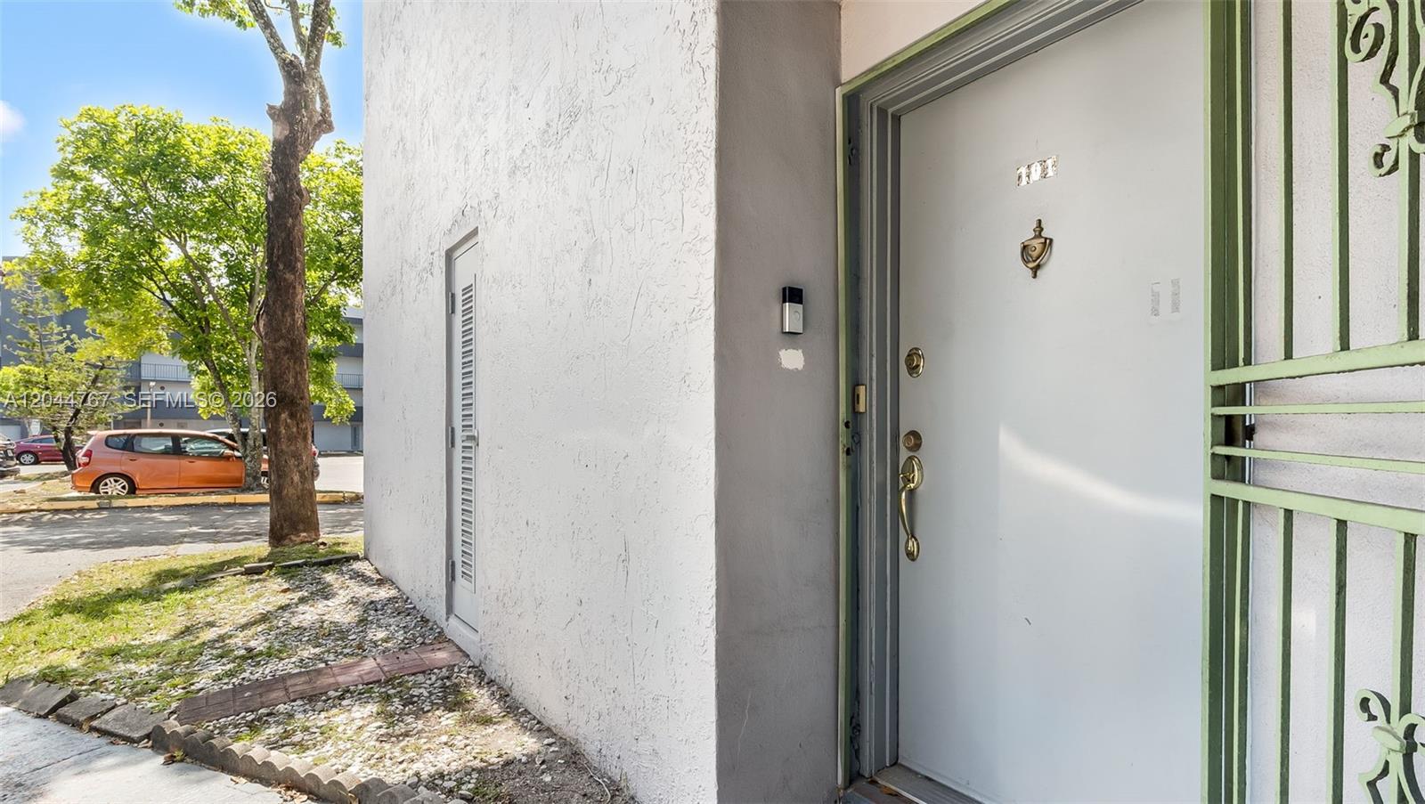 110 Fontainebleau Boulevard