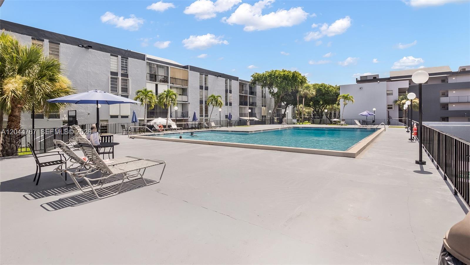 110 Fontainebleau Boulevard