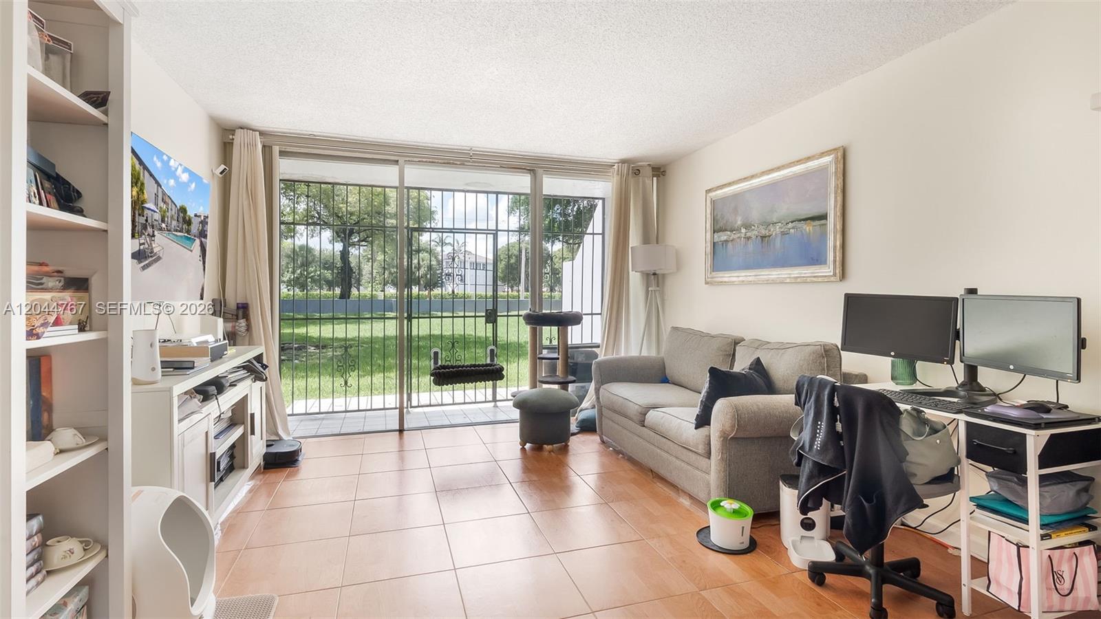 110 Fontainebleau Boulevard