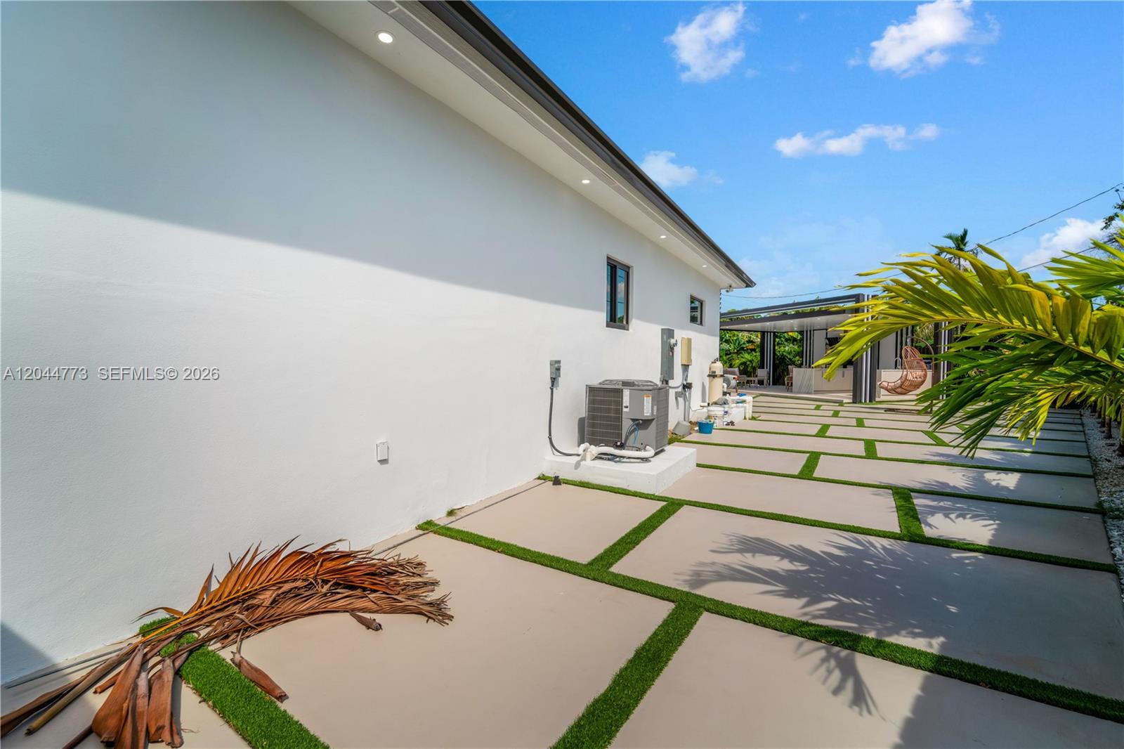 9630 SW 10th Terrace