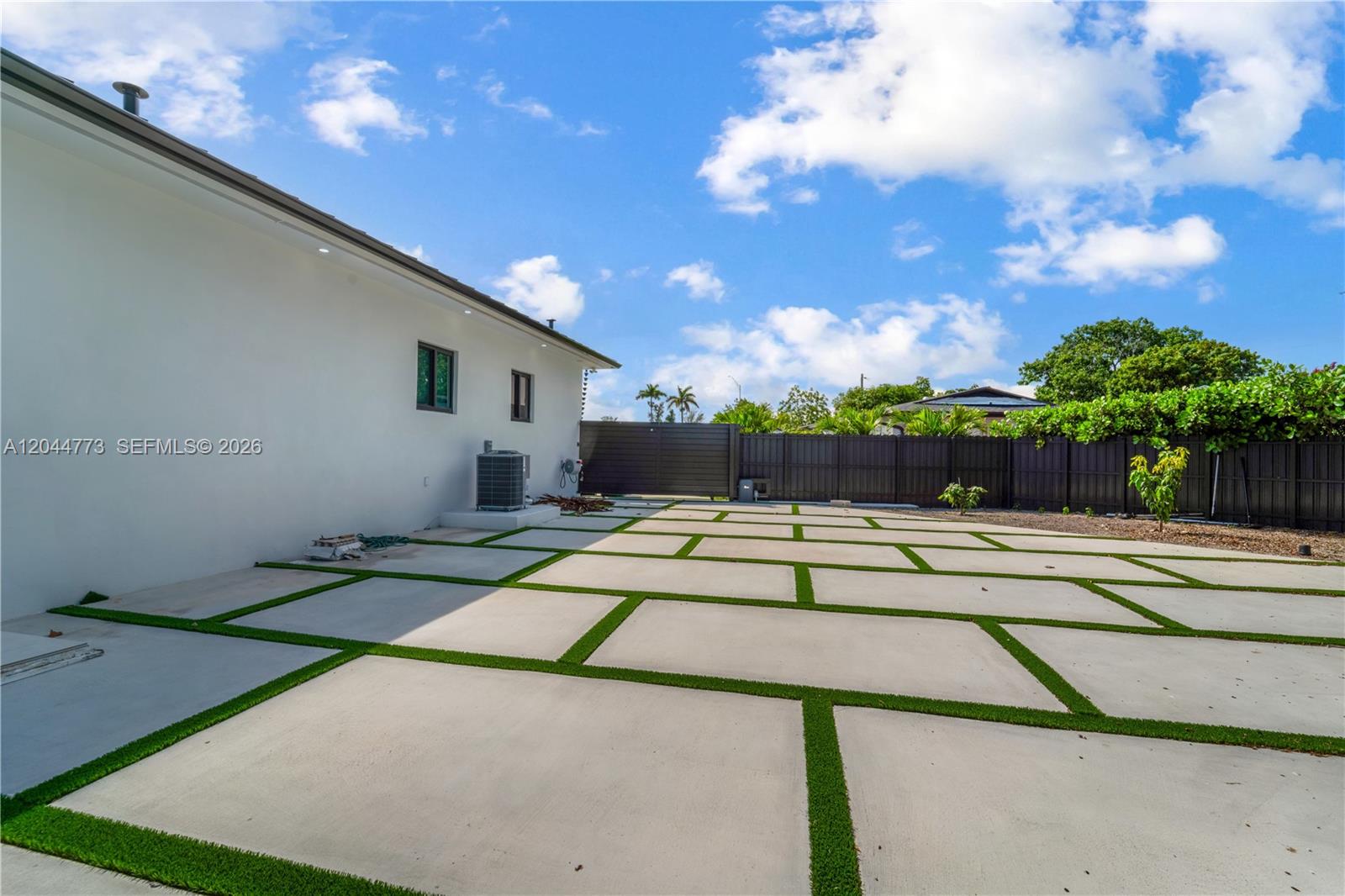 9630 SW 10th Terrace