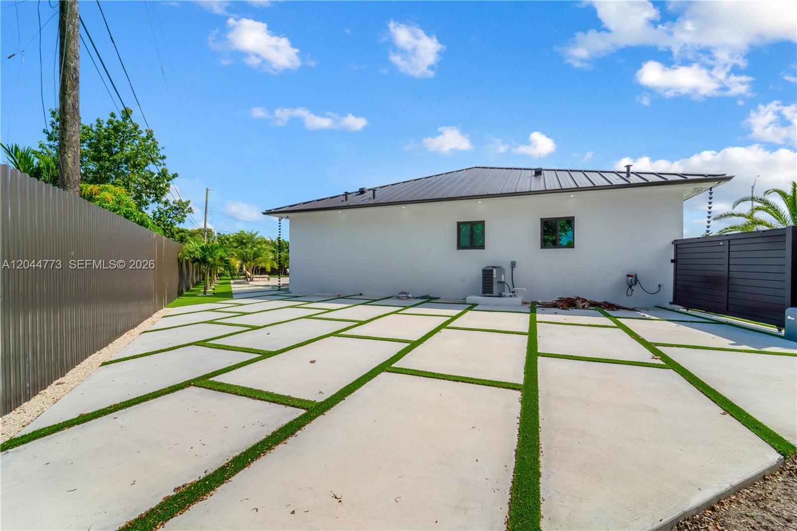 9630 SW 10th Terrace