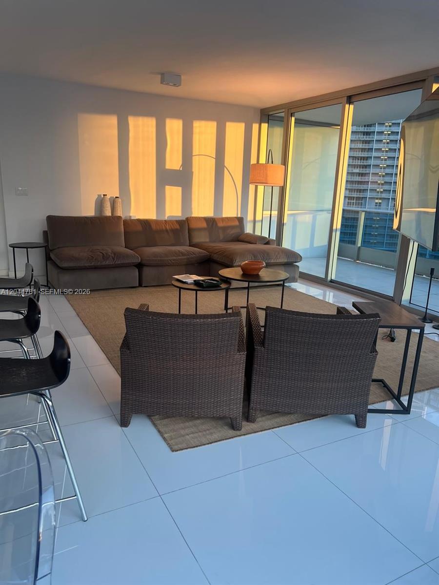 200 Biscayne Boulevard Way