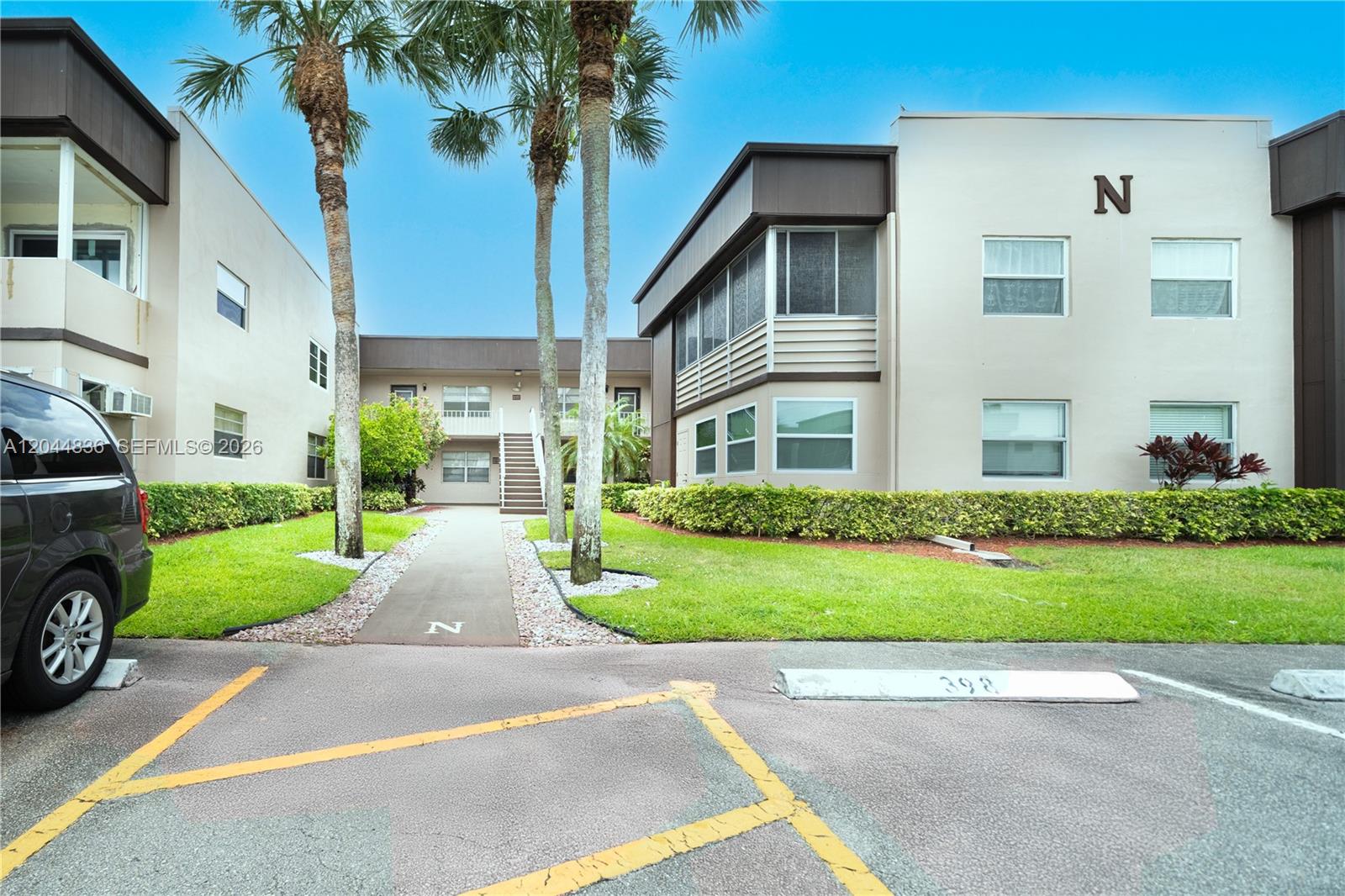 642 N Normandy
