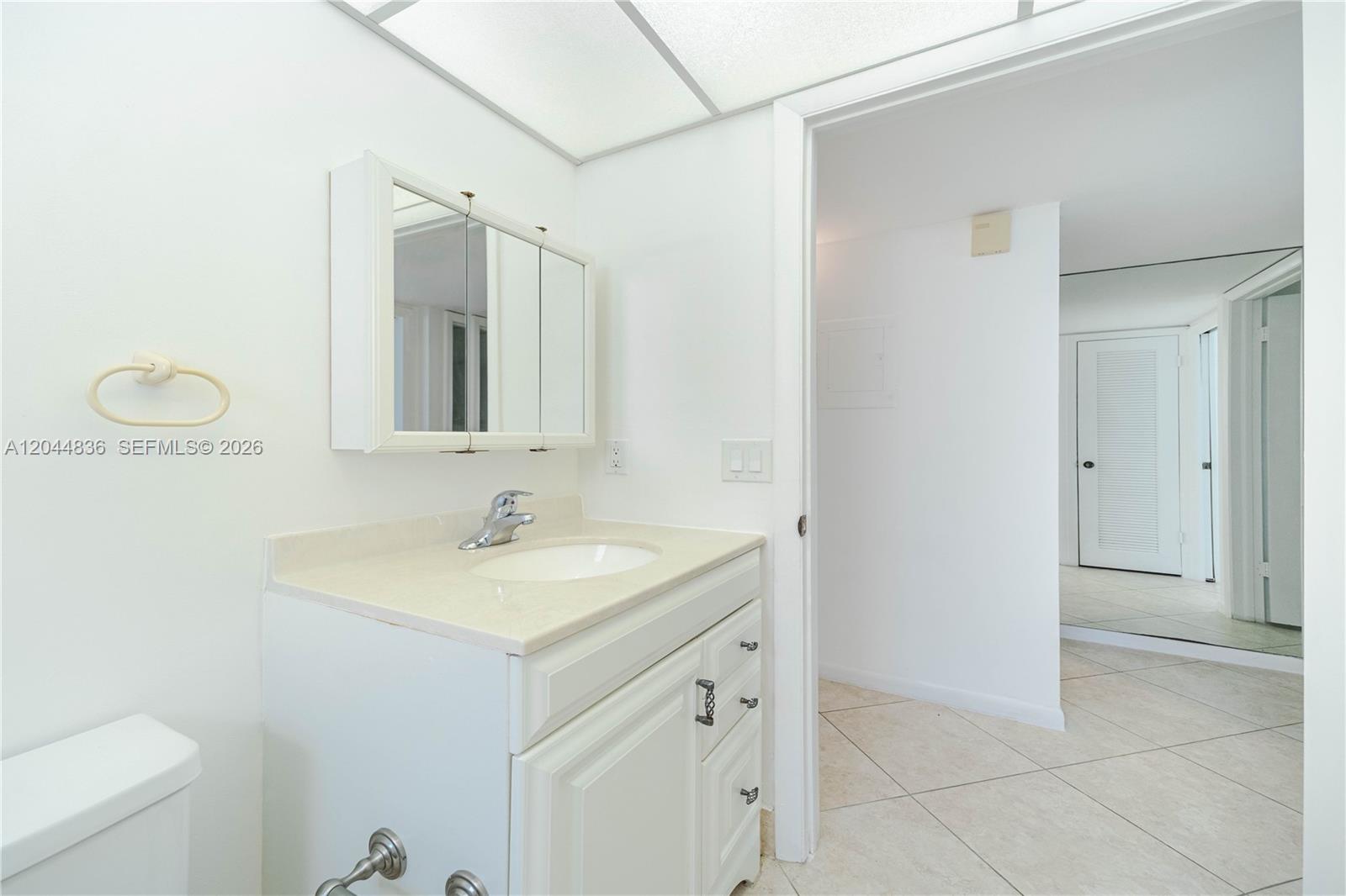 642 N Normandy