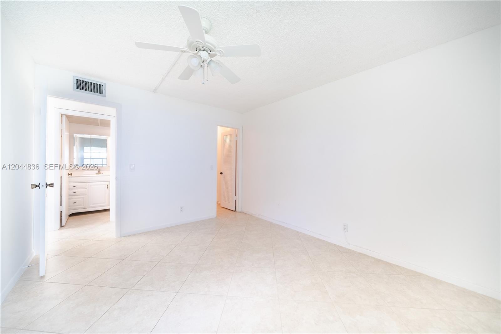 642 N Normandy