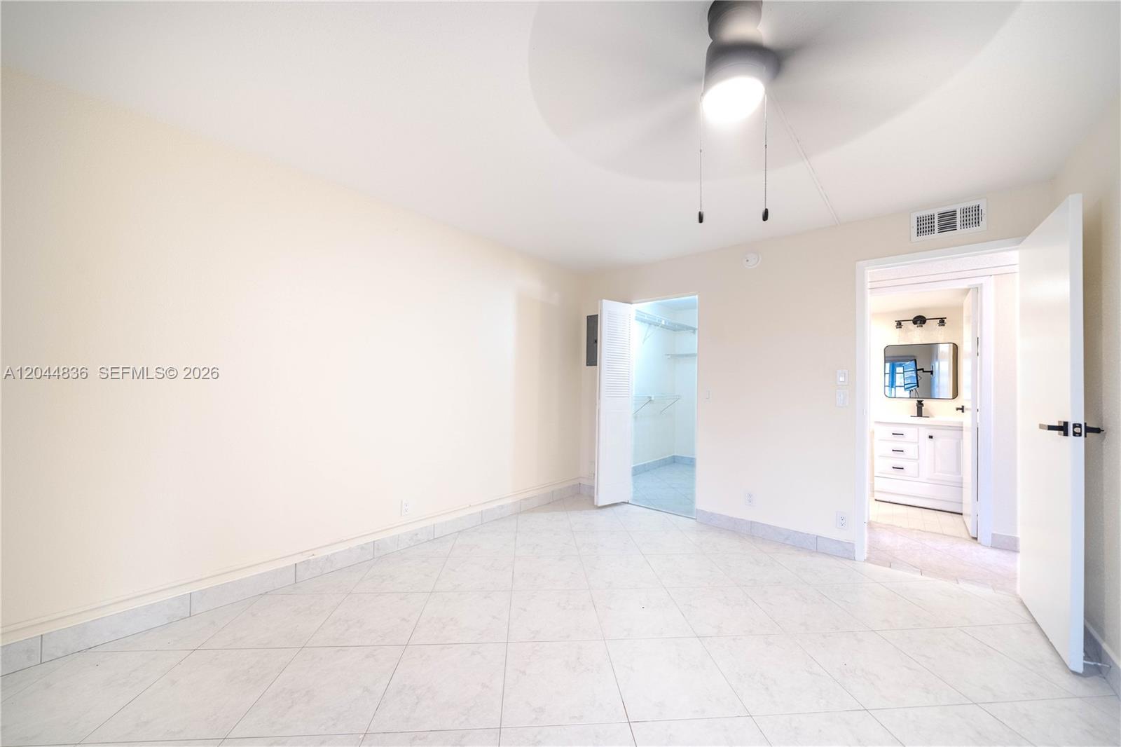 642 N Normandy