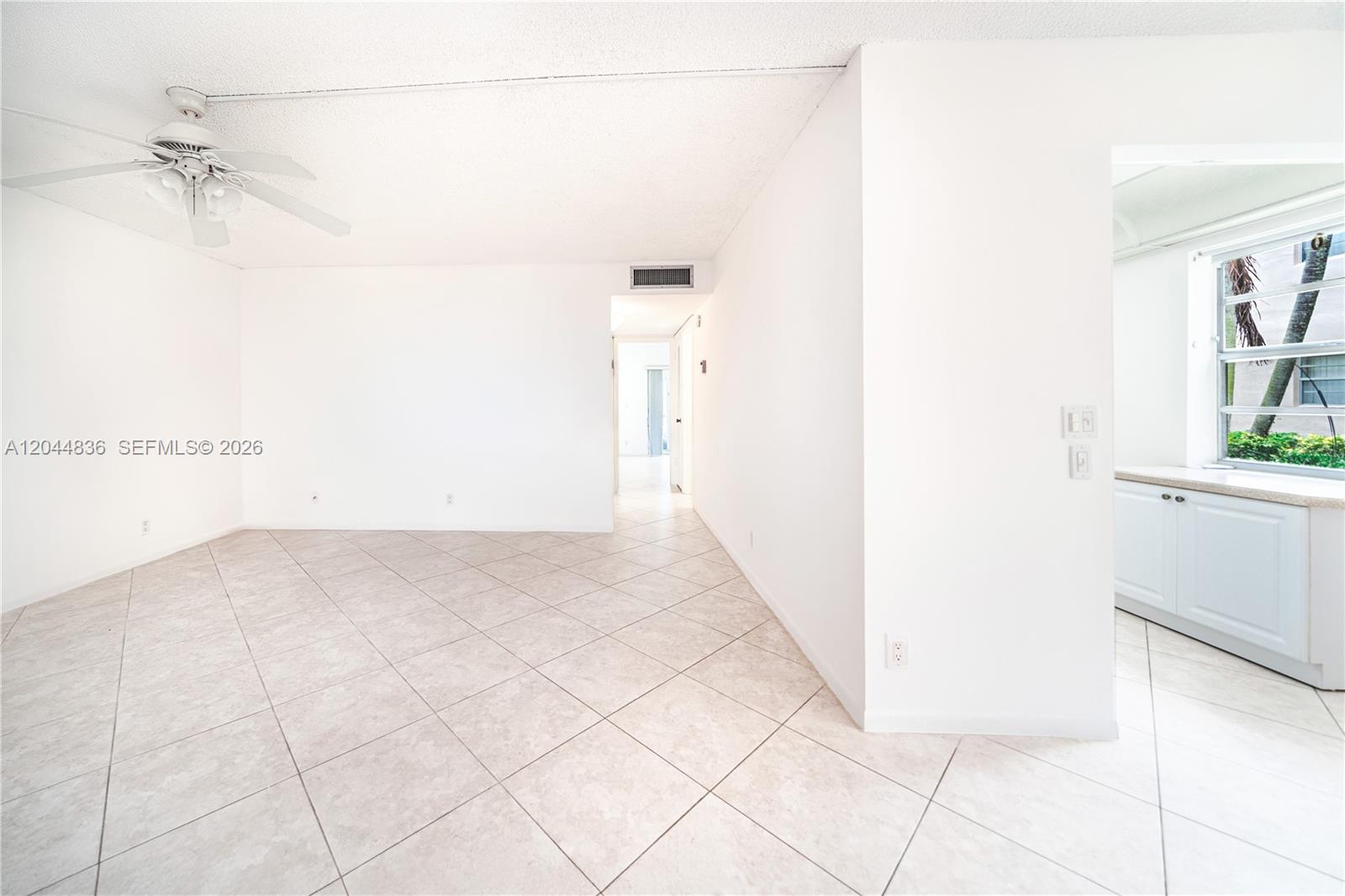 642 N Normandy