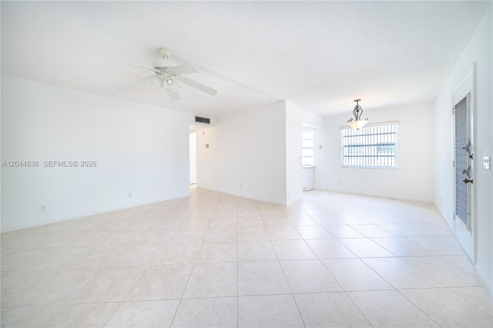 642 N Normandy