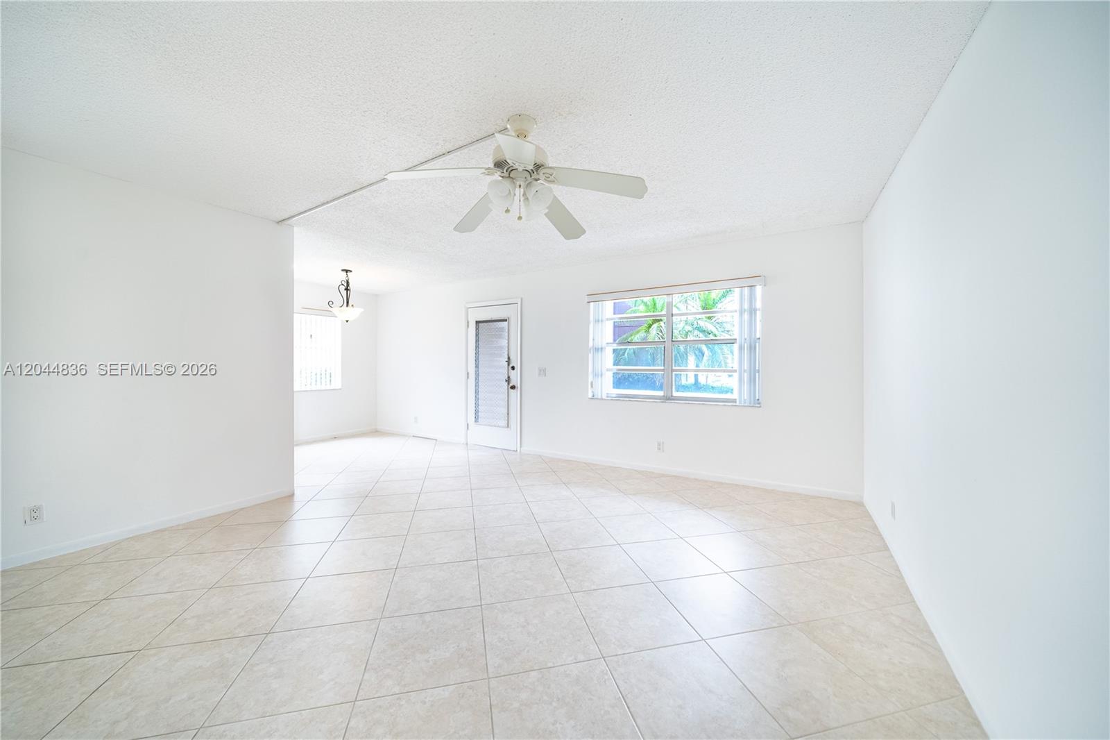 642 N Normandy