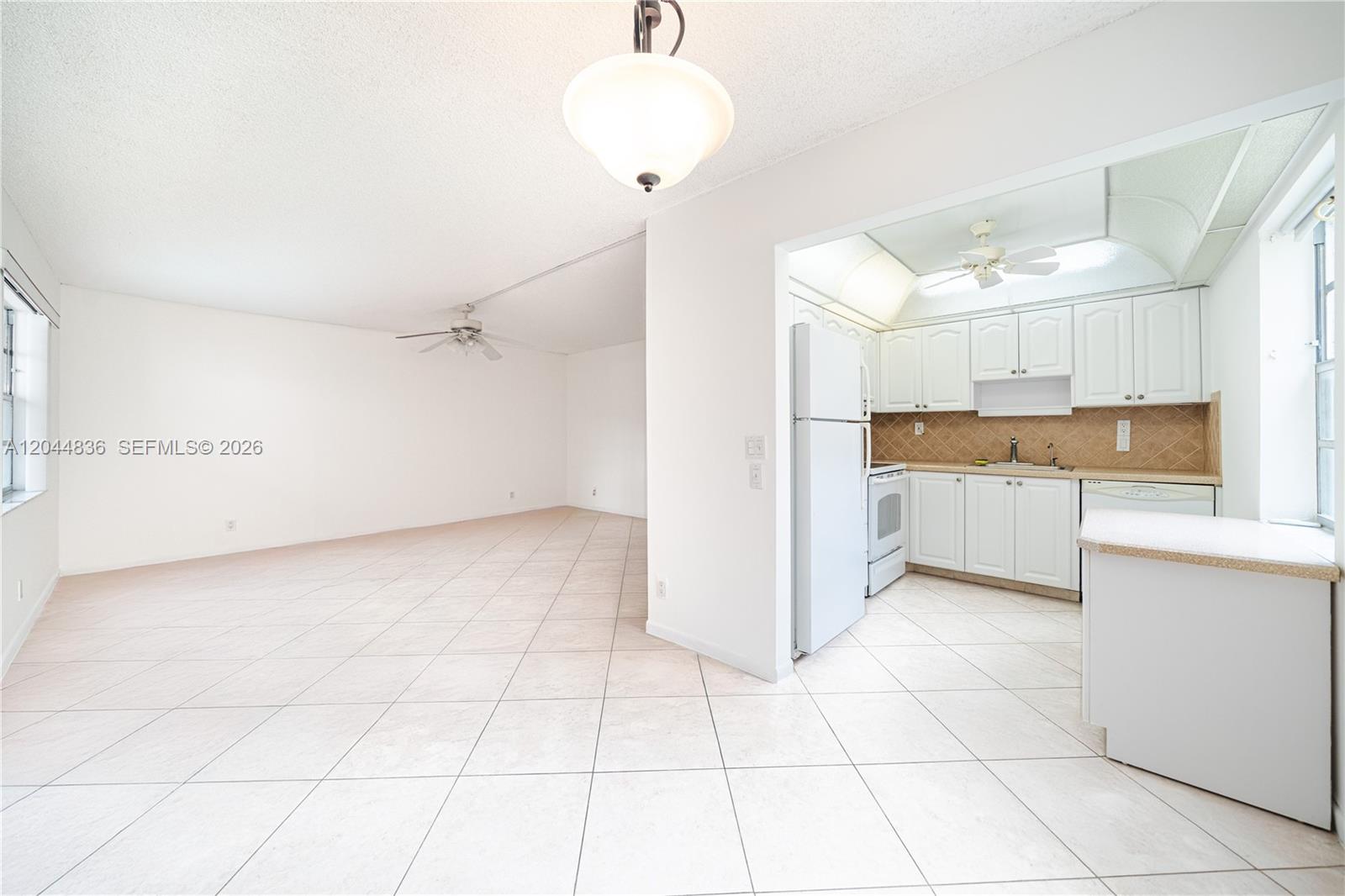 642 N Normandy