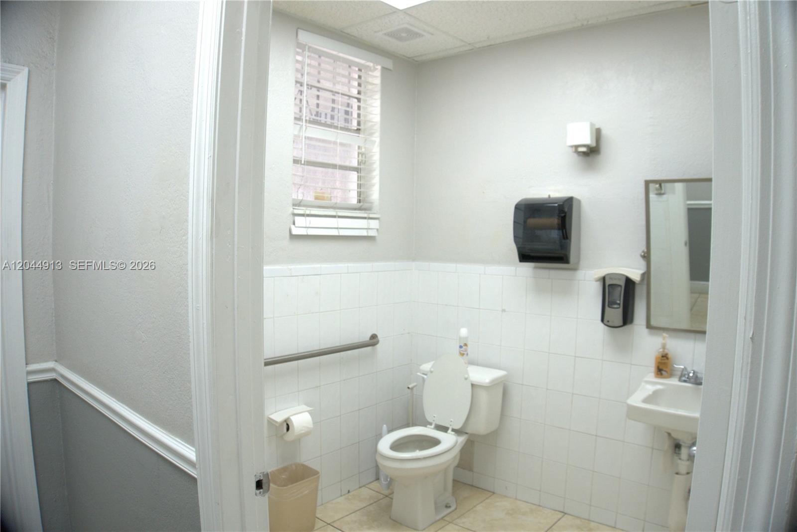 2433 NW 7th Street