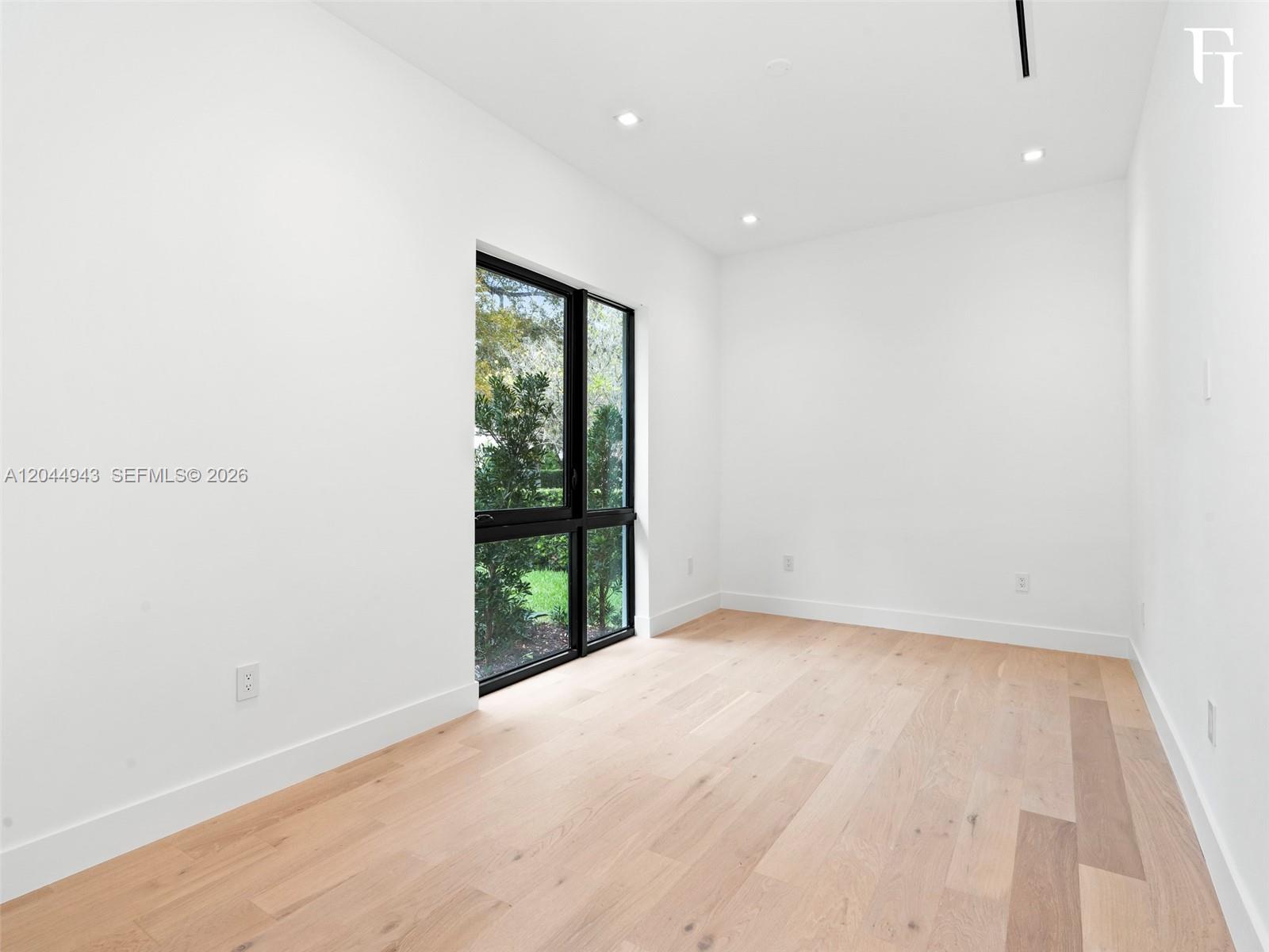 1111 Alberca Street