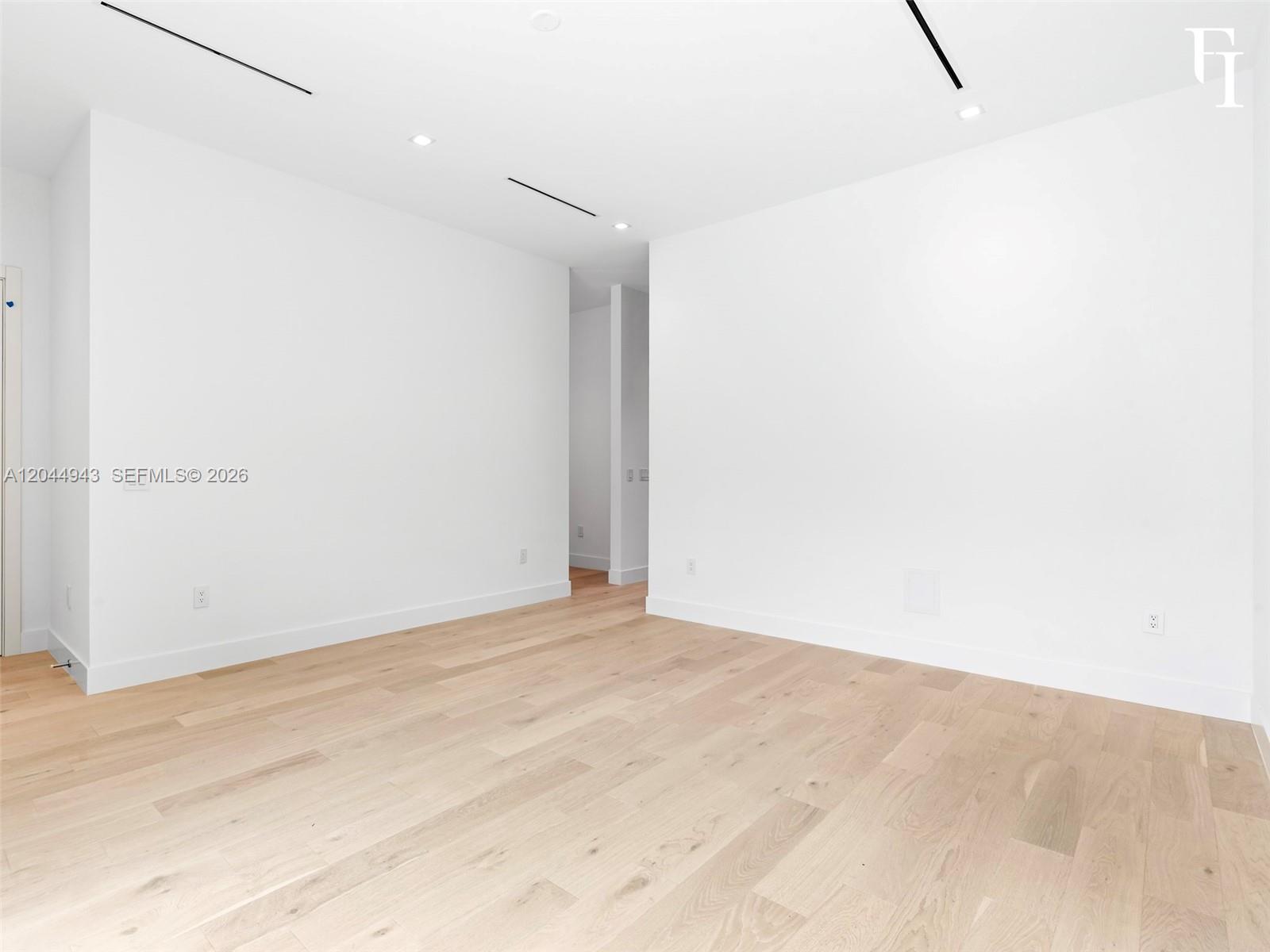 1111 Alberca Street
