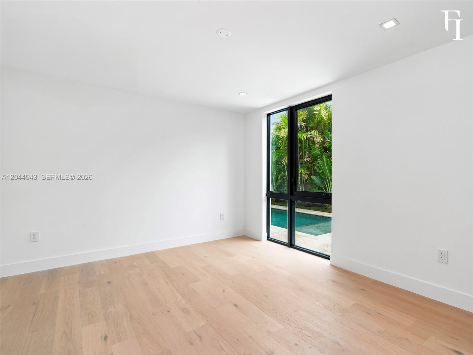 1111 Alberca Street