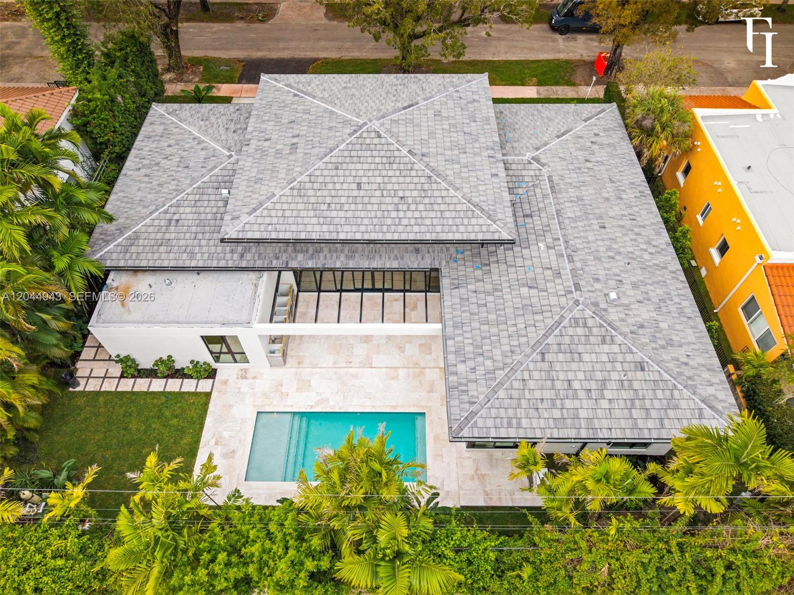 1111 Alberca Street
