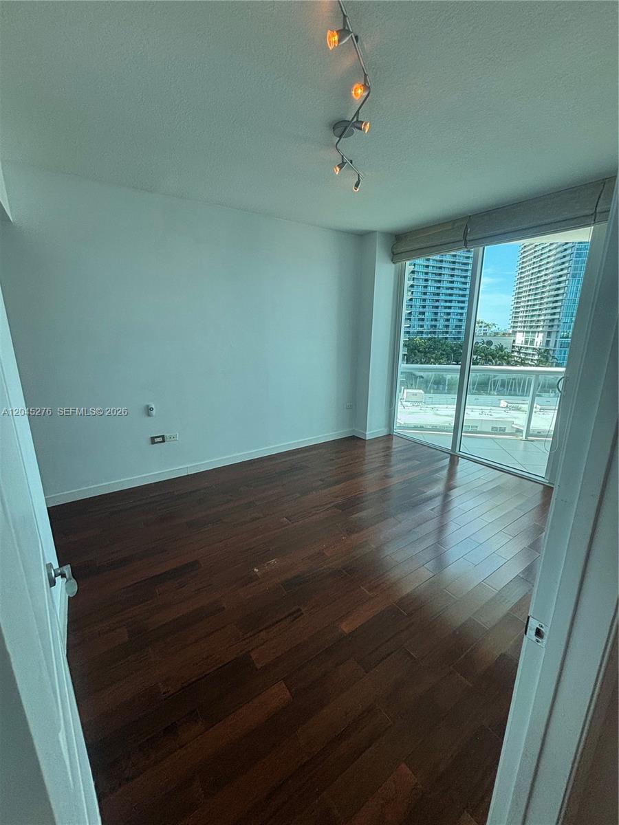 480 NE 30th Street