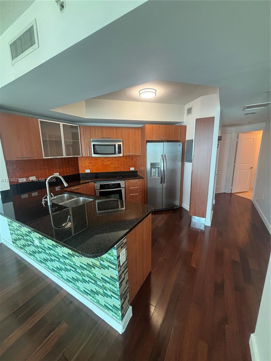480 NE 30th Street