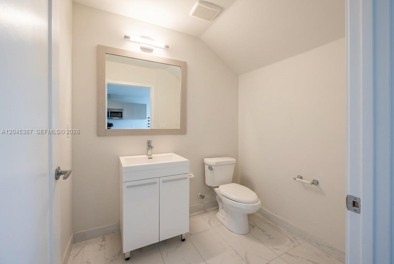 2535 NE 193rd Street
