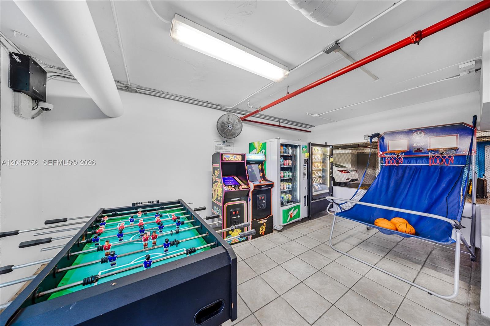 18683 Collins Avenue