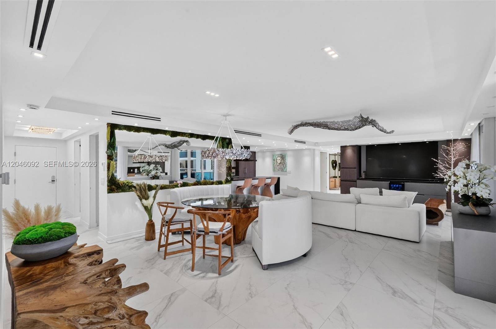2301 Collins Avenue