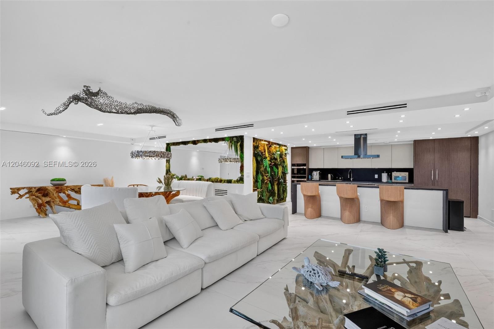 2301 Collins Avenue