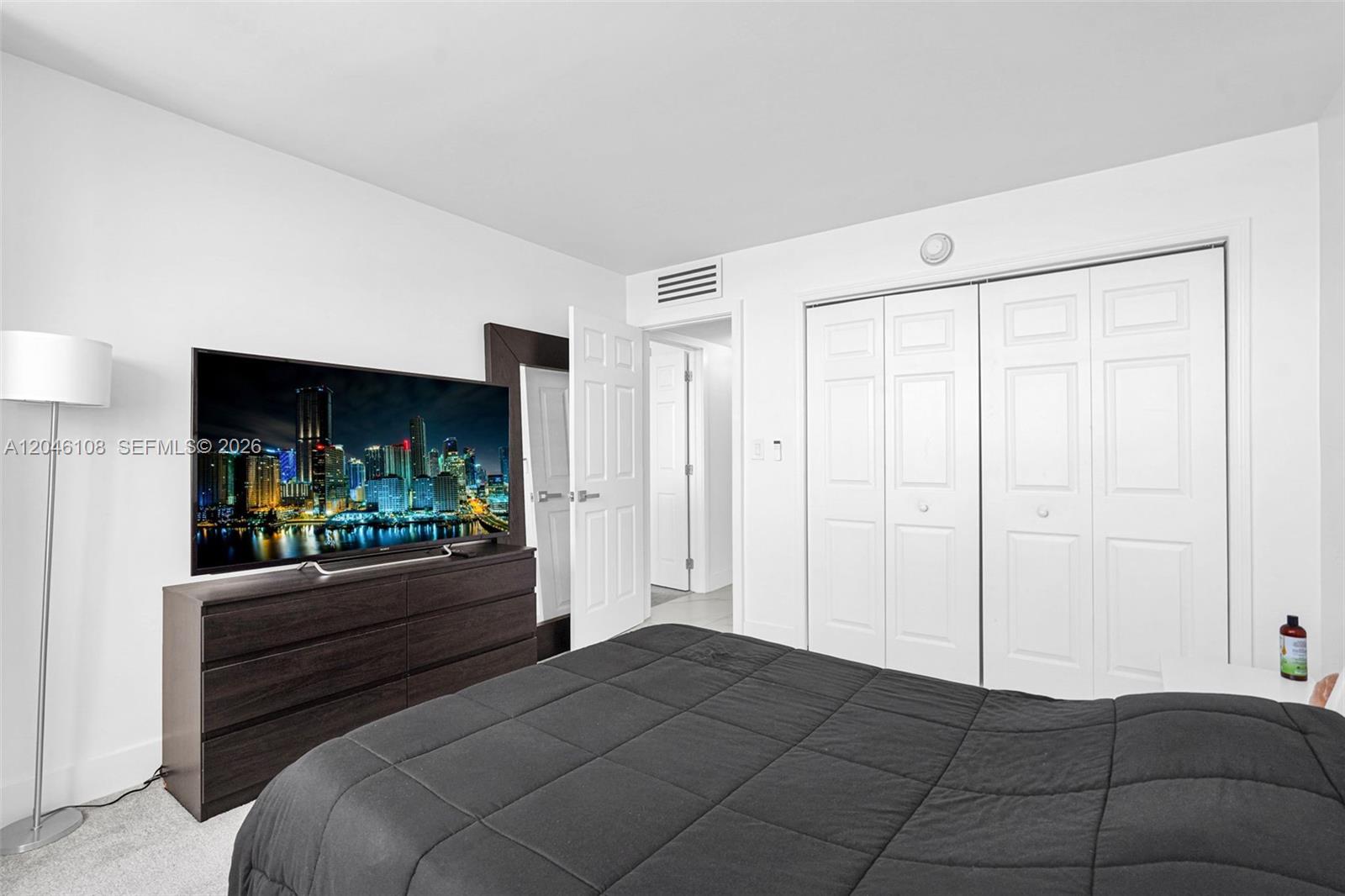 2016 Bay Drive gallery image #11