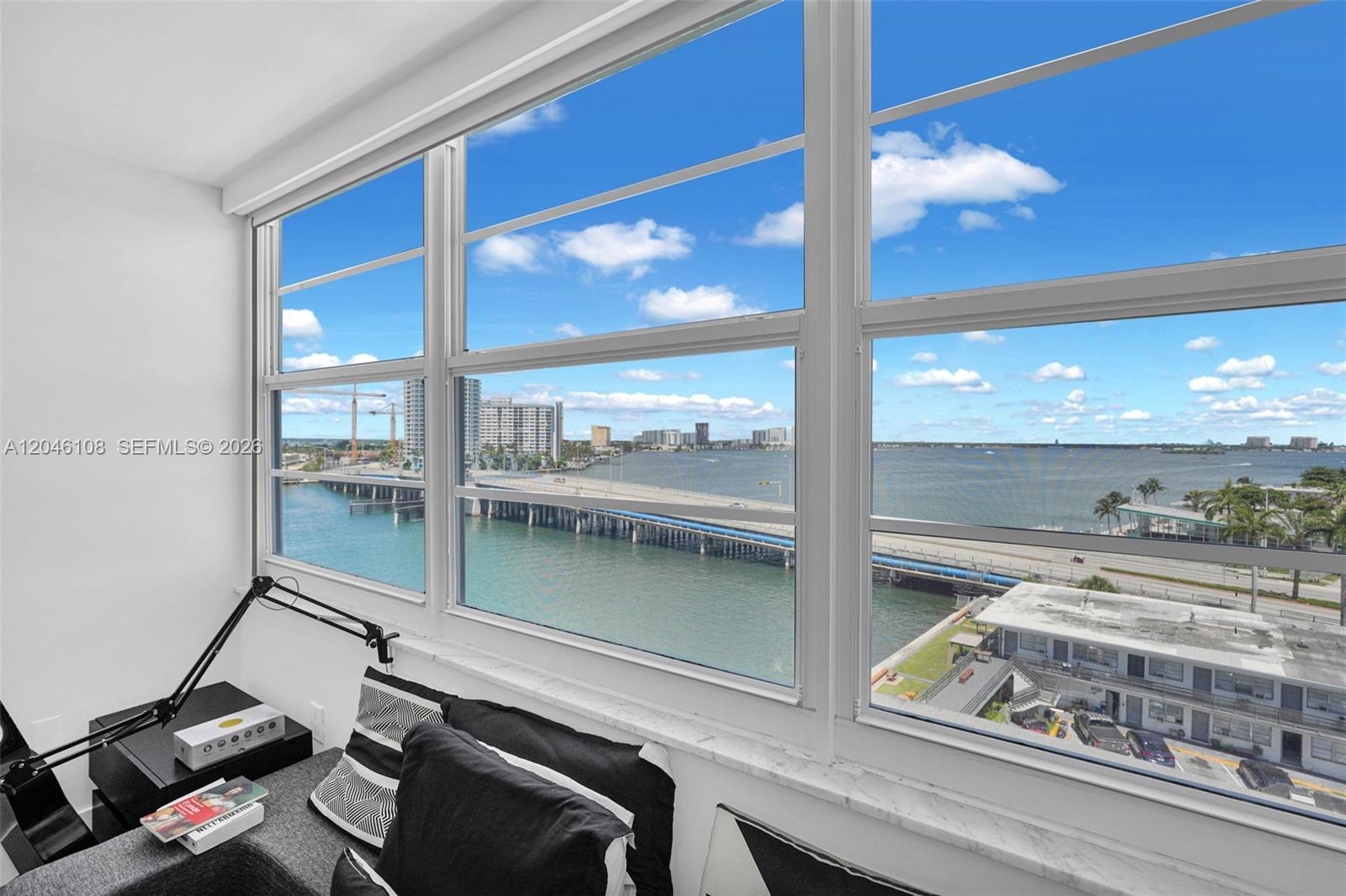2016 Bay Drive gallery image #14