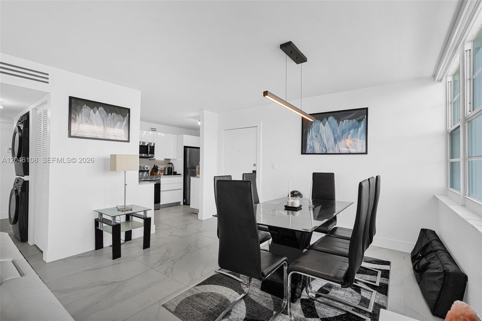 2016 Bay Drive gallery image #3
