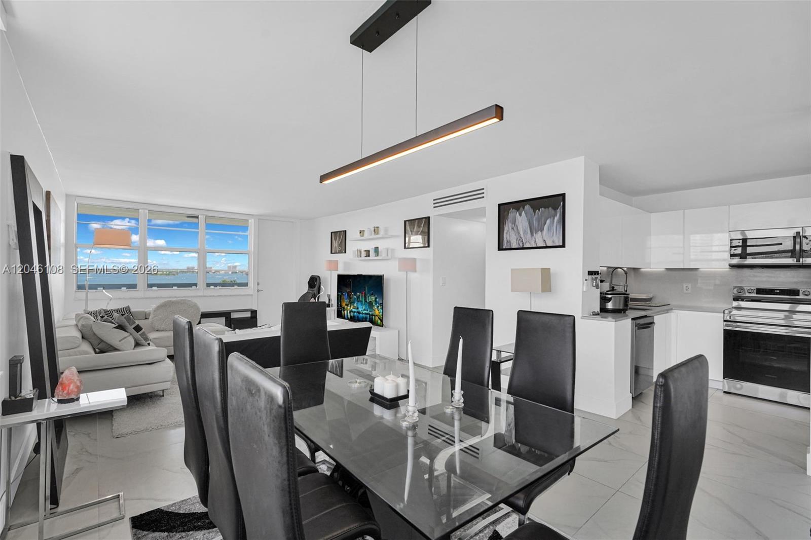 2016 Bay Drive gallery image #6
