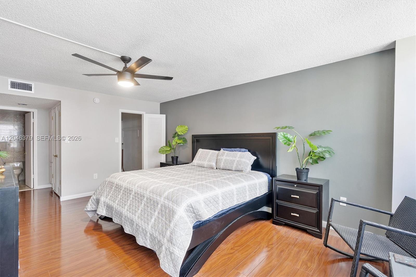 18031 Biscayne Boulevard