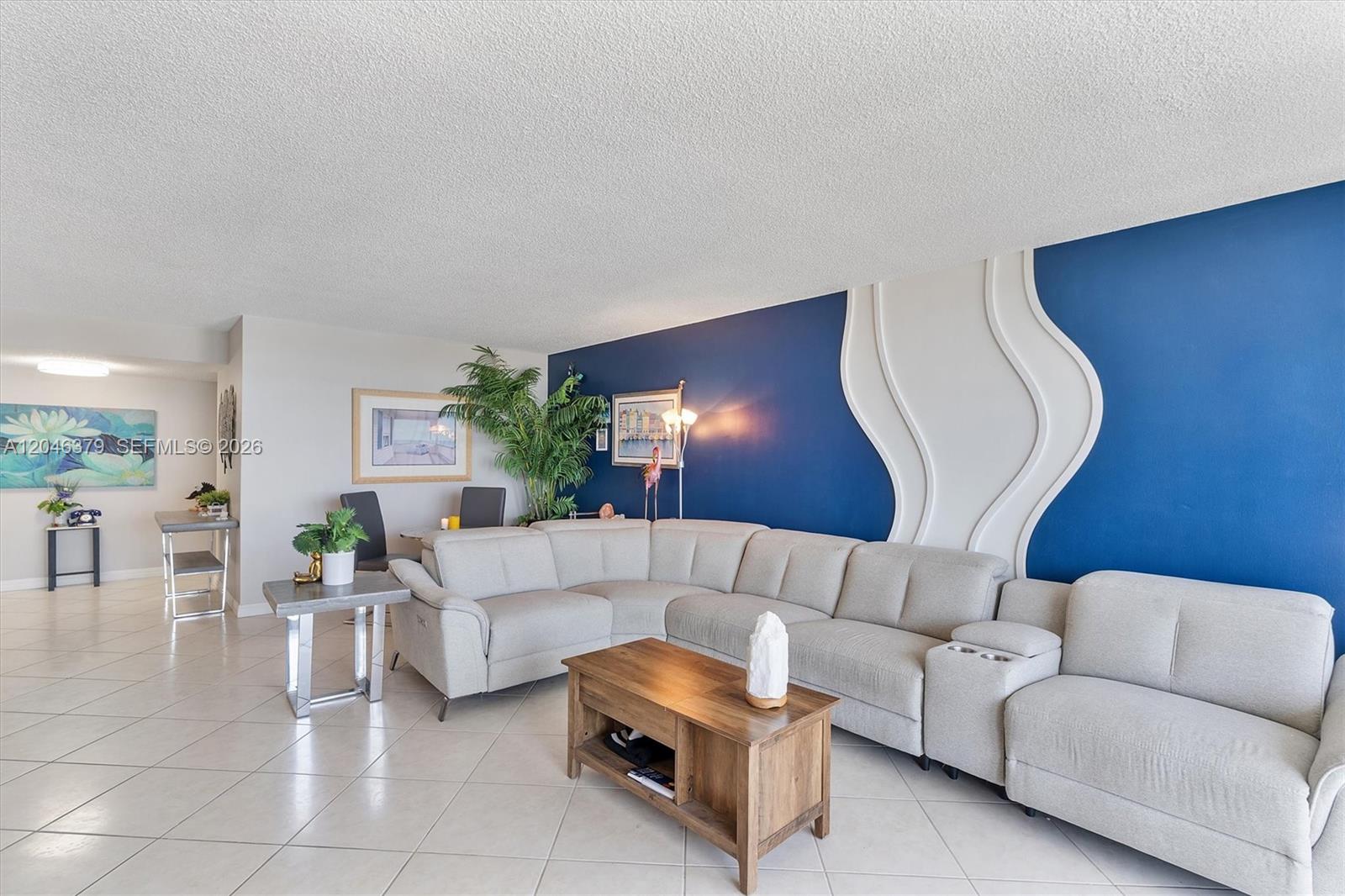 18031 Biscayne Boulevard