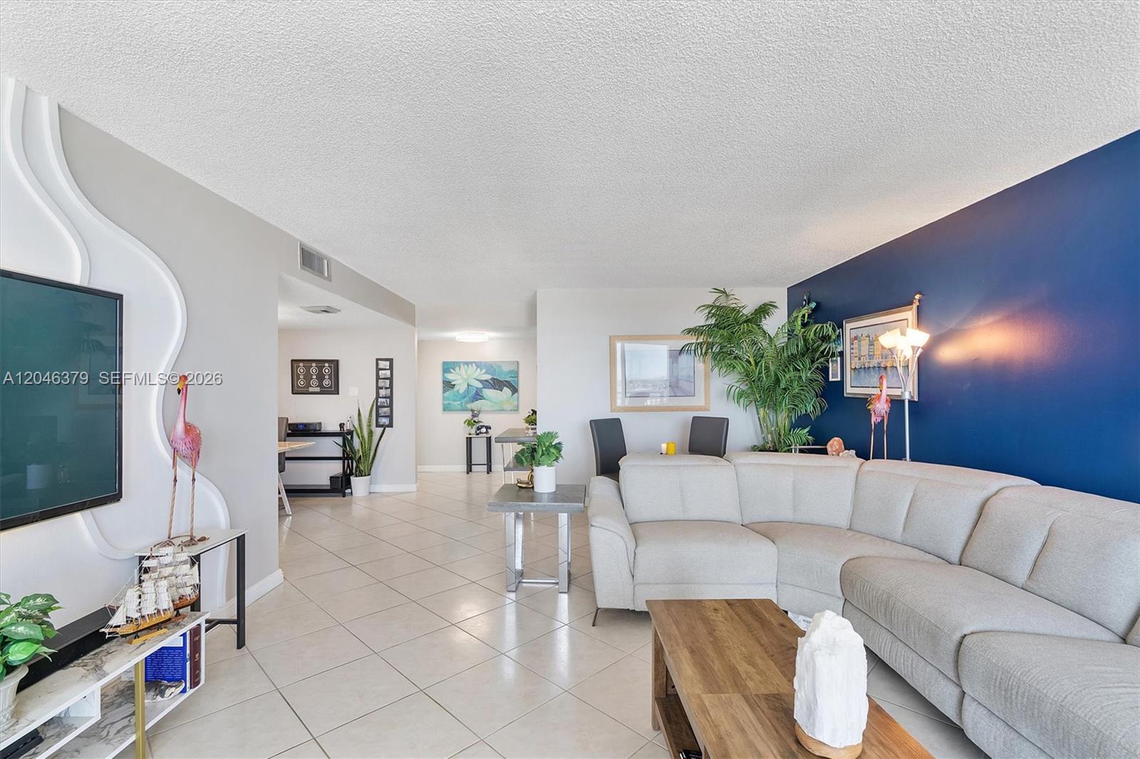 18031 Biscayne Boulevard