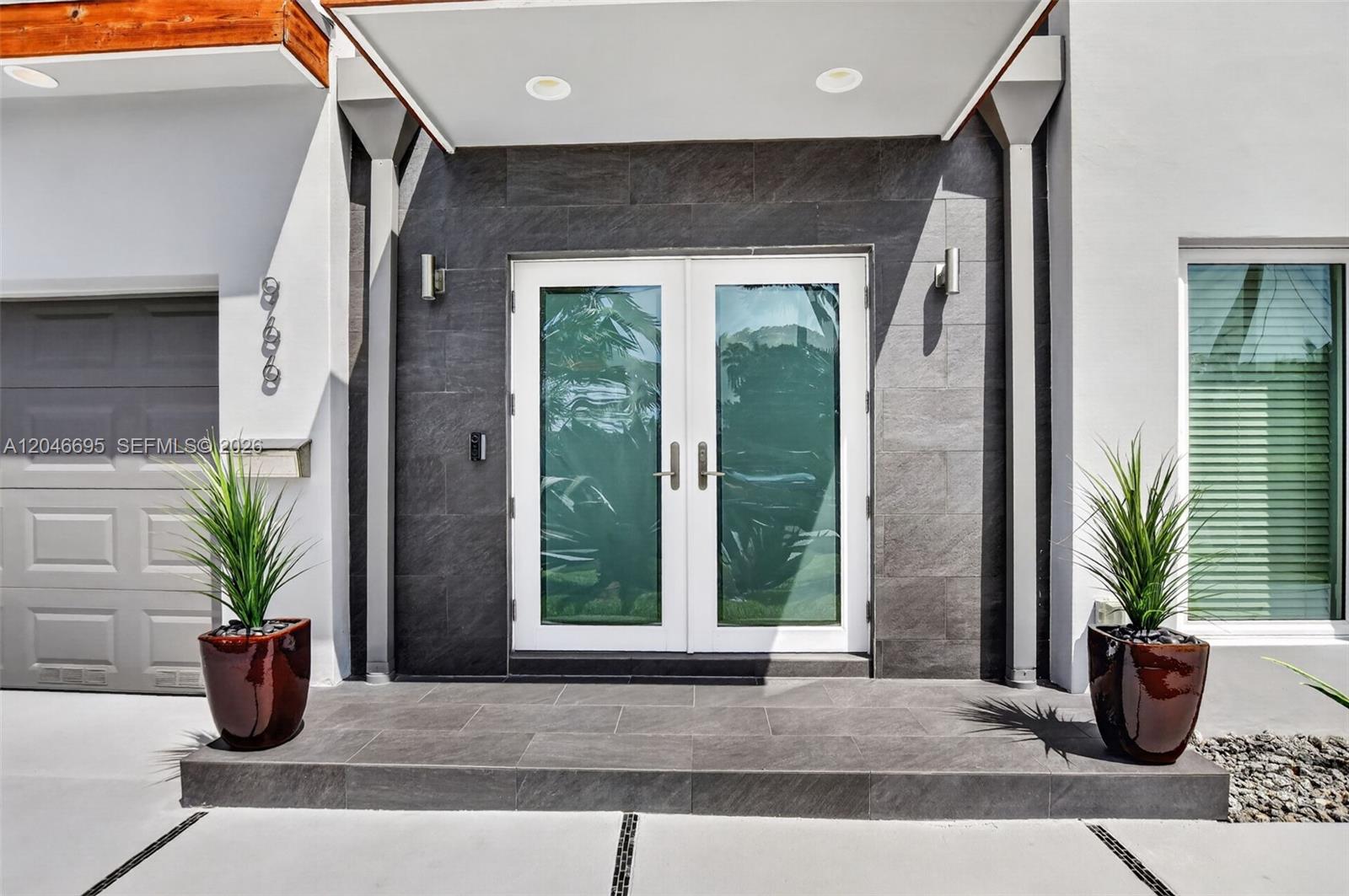 966 SE 9th Avenue