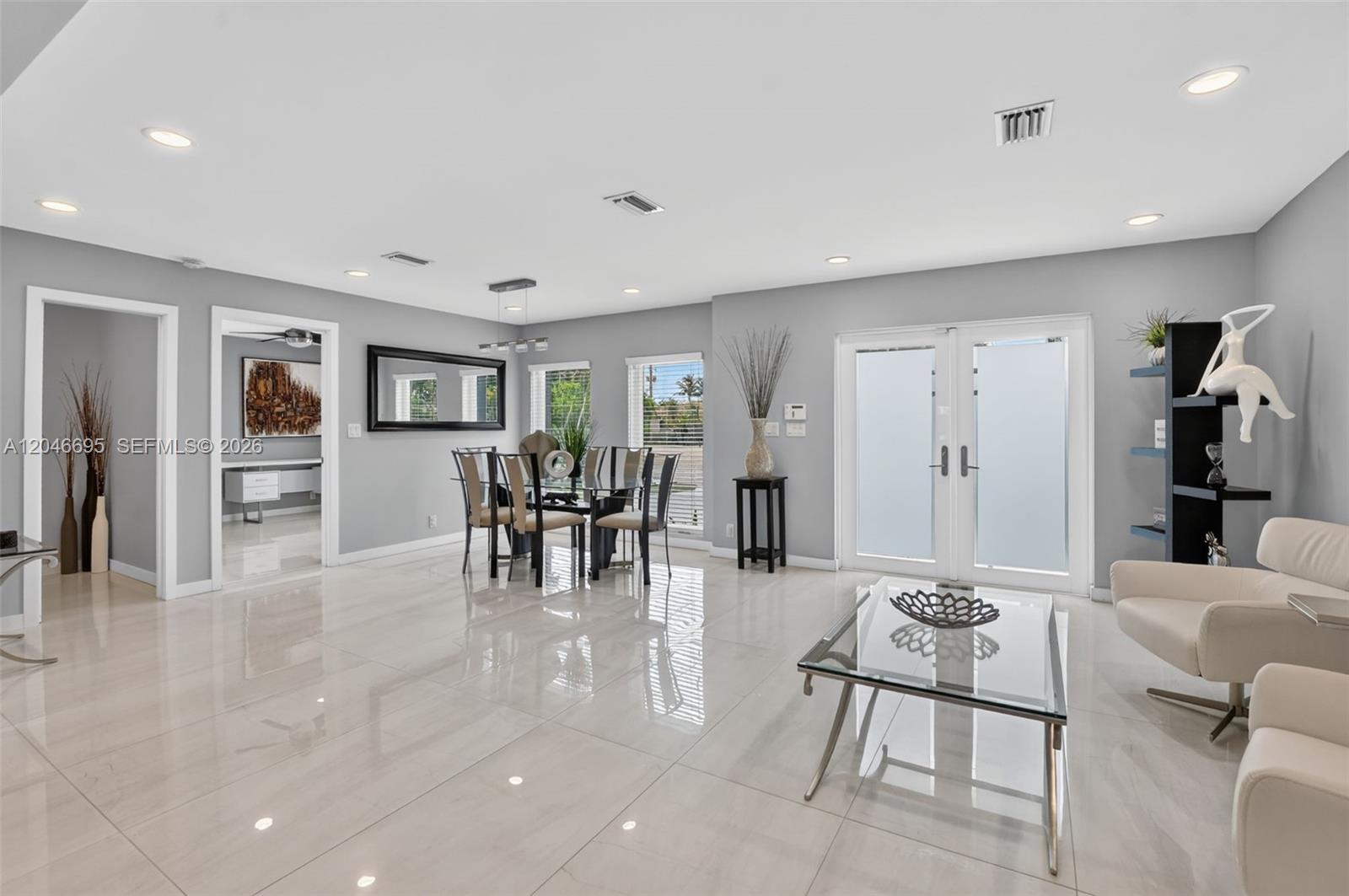 966 SE 9th Avenue