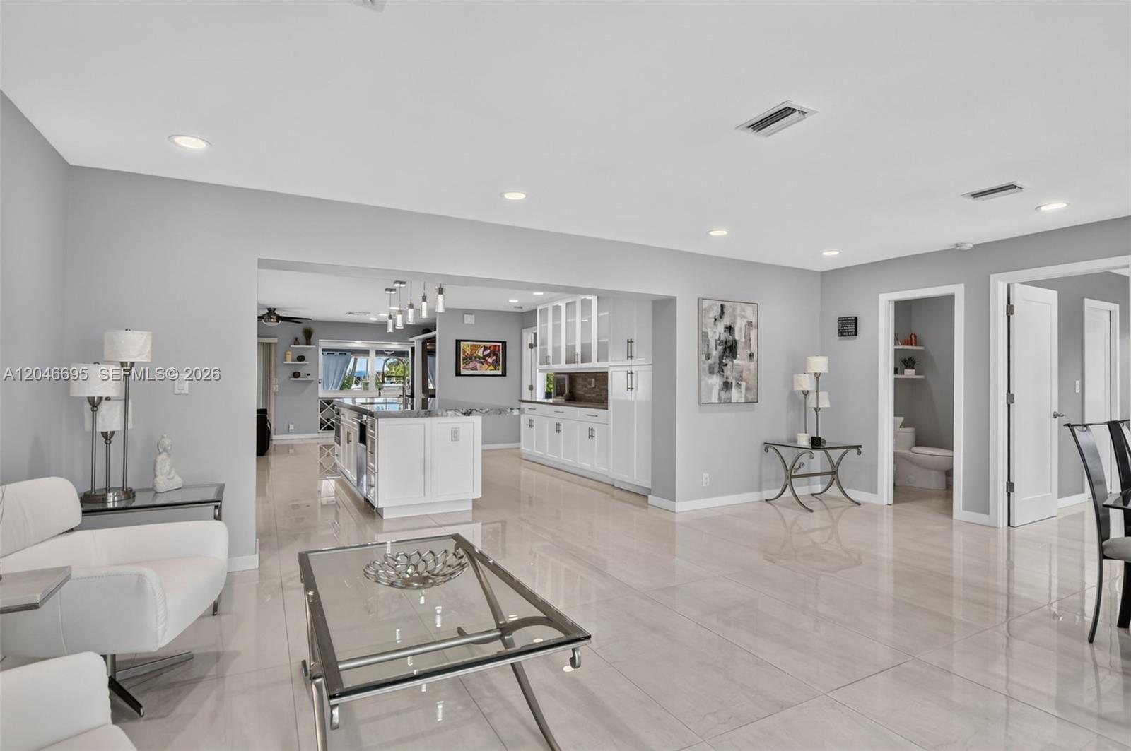 966 SE 9th Avenue
