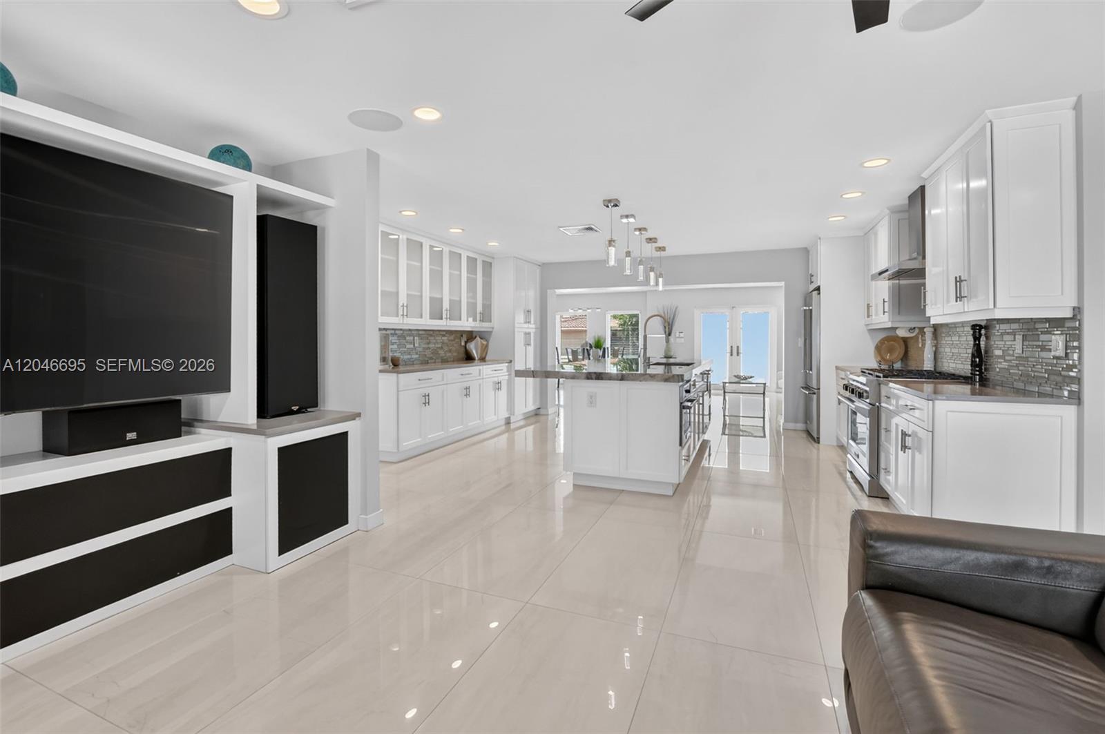 966 SE 9th Avenue