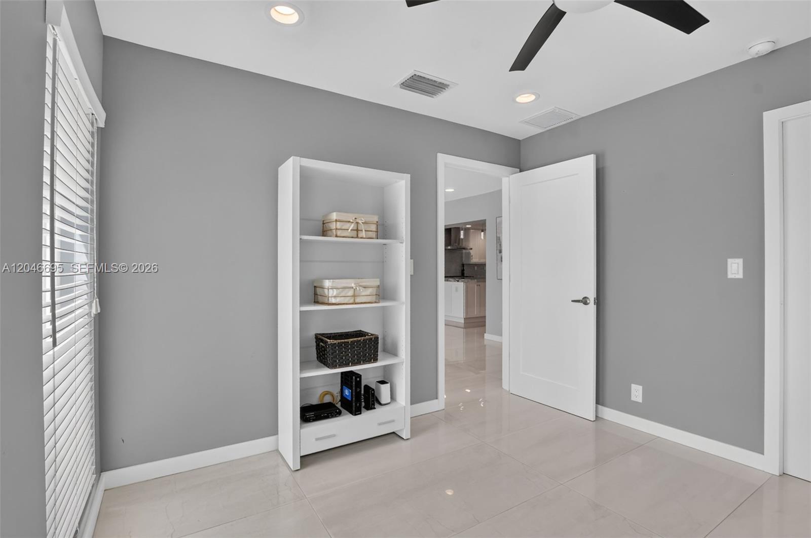 966 SE 9th Avenue