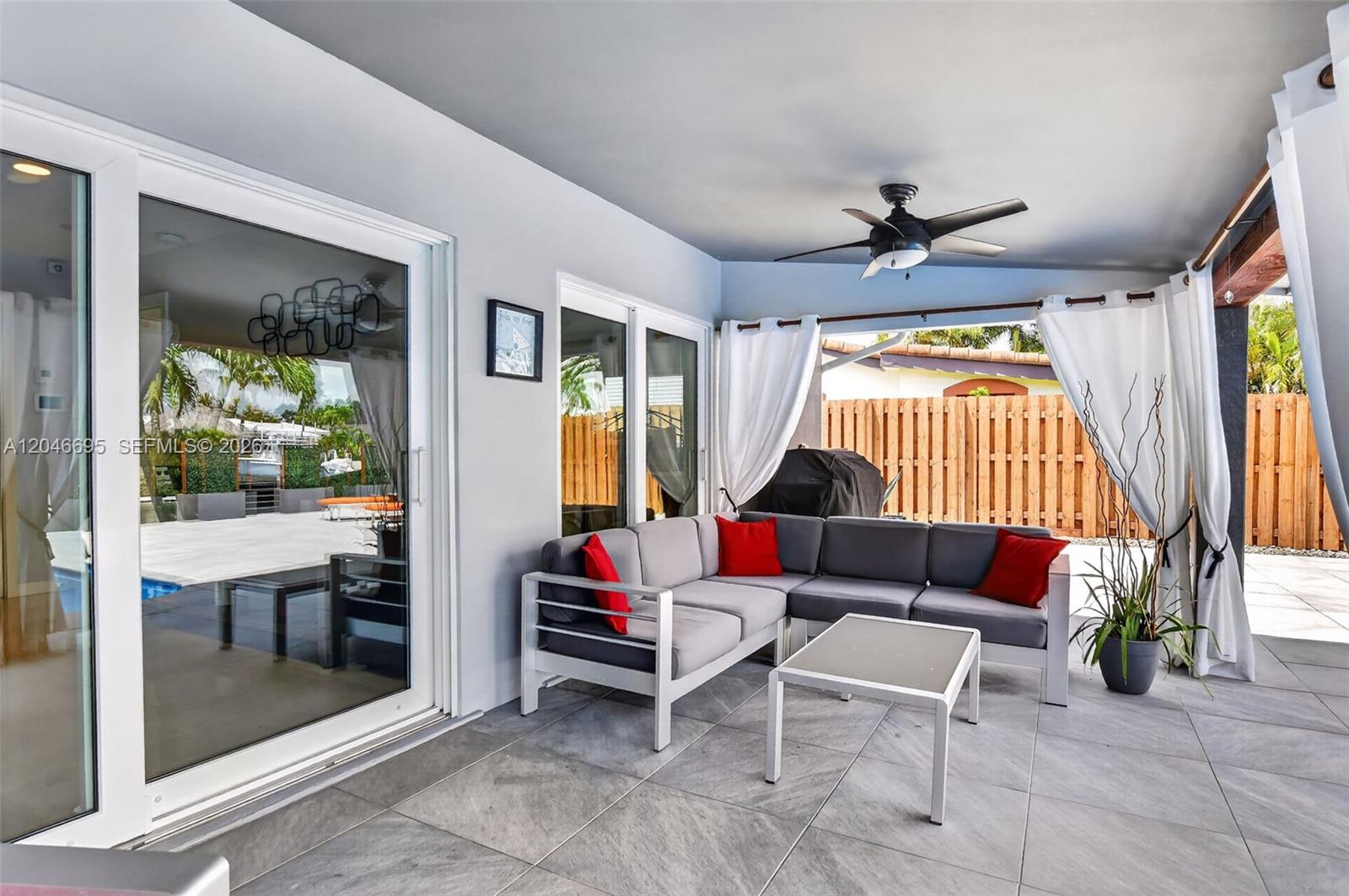 966 SE 9th Avenue