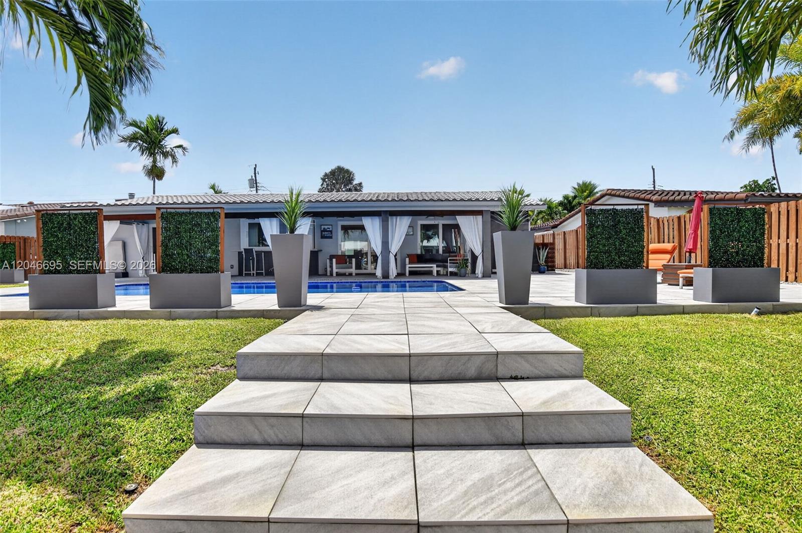 966 SE 9th Avenue