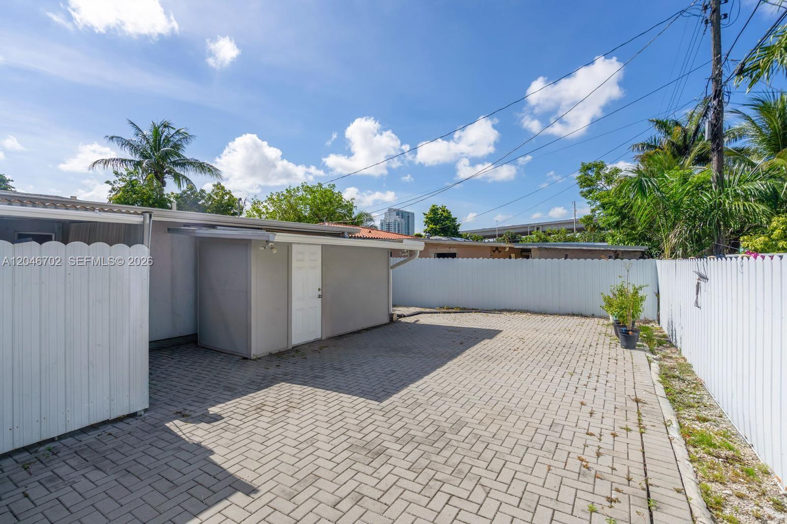 801 NW 17th Court