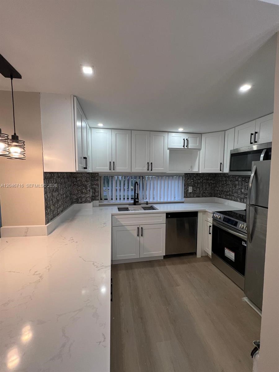 17021 N Bay Road