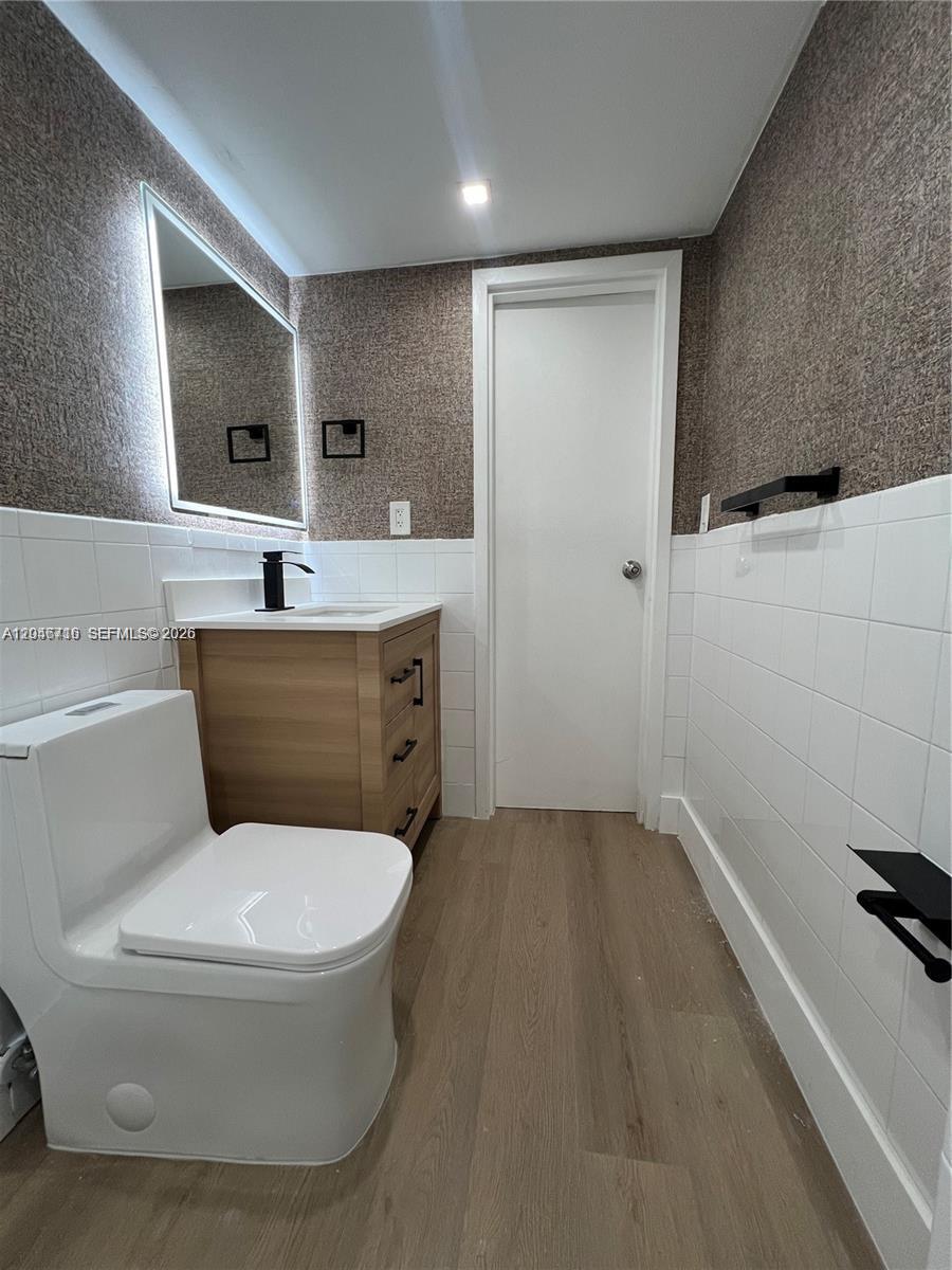 17021 N Bay Road