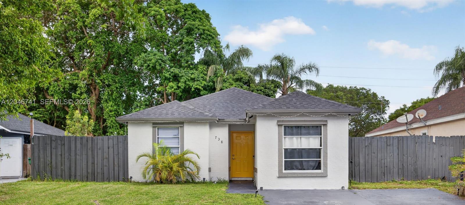 738 SW 7th Terrace