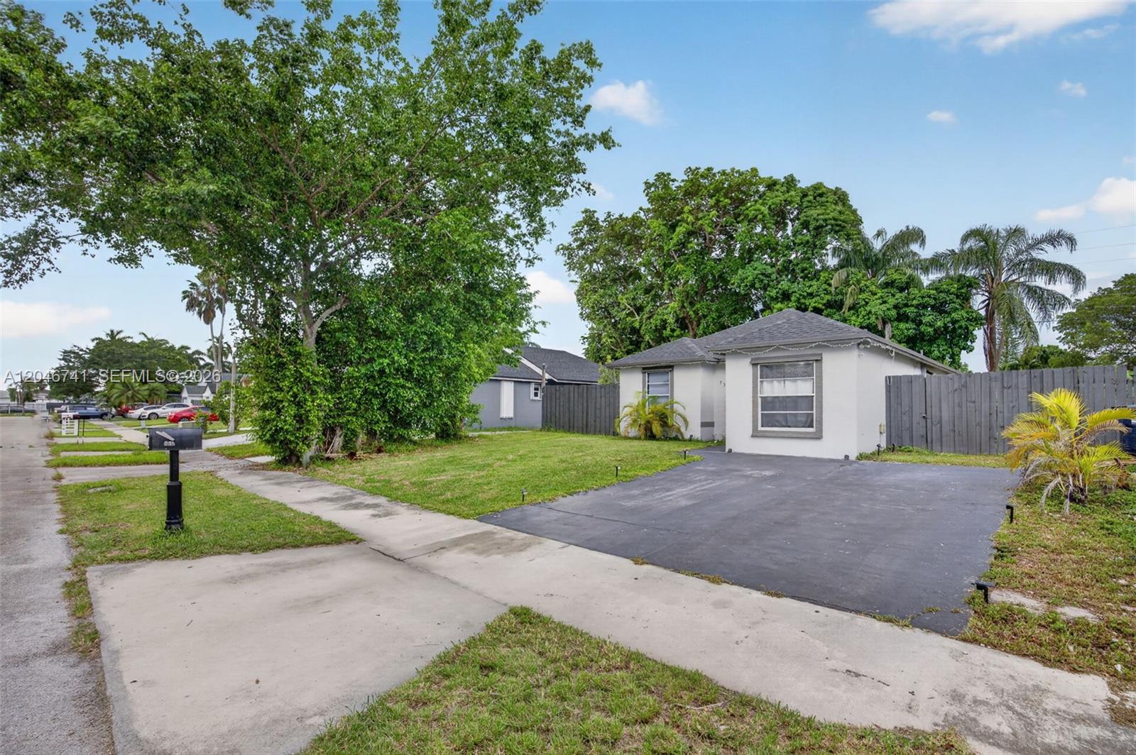 738 SW 7th Terrace
