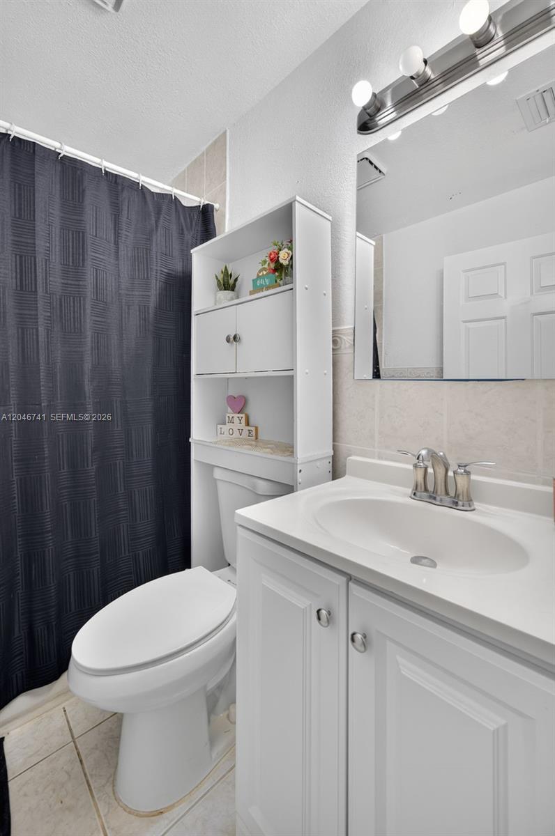 738 SW 7th Terrace