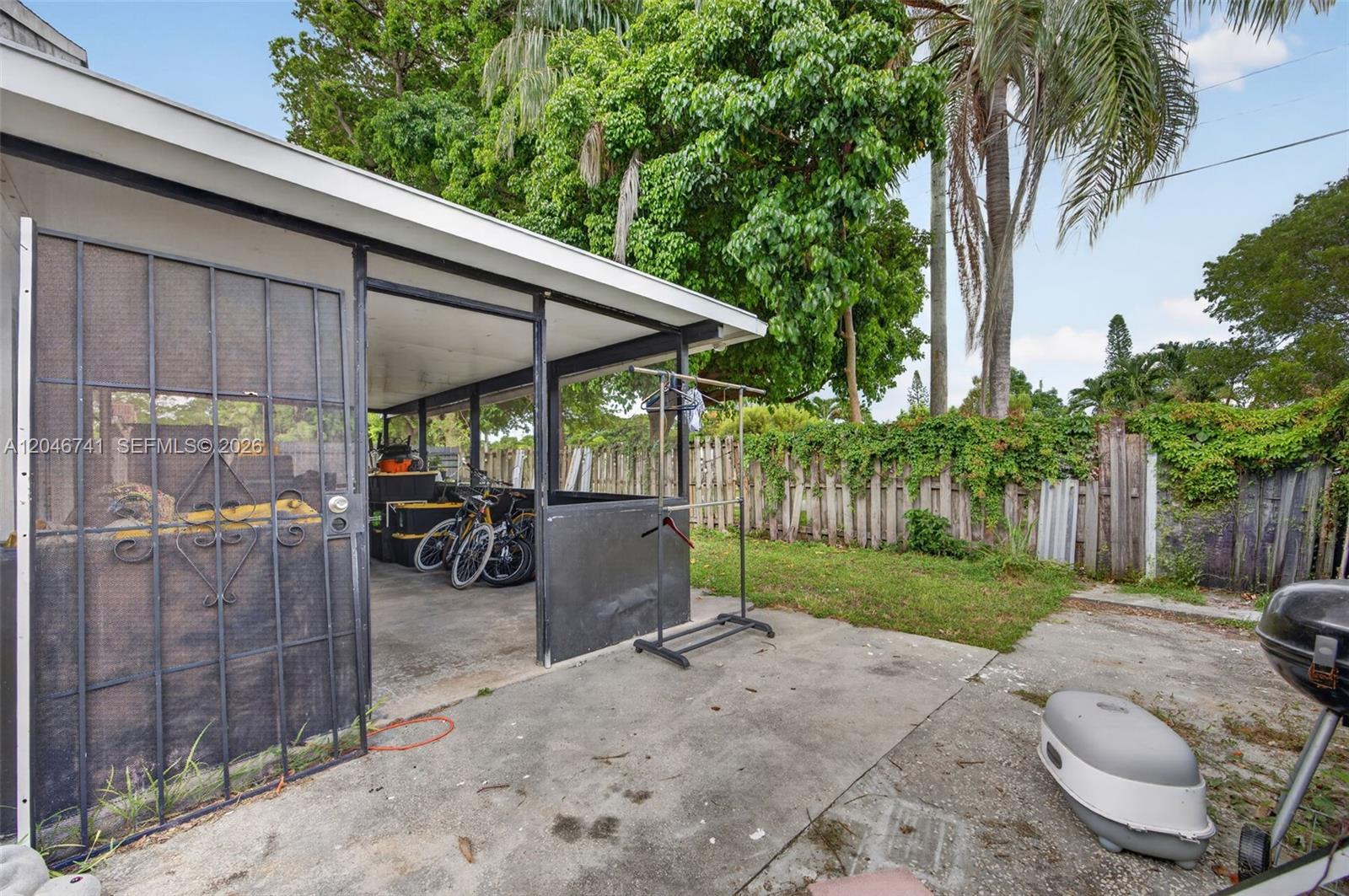 738 SW 7th Terrace