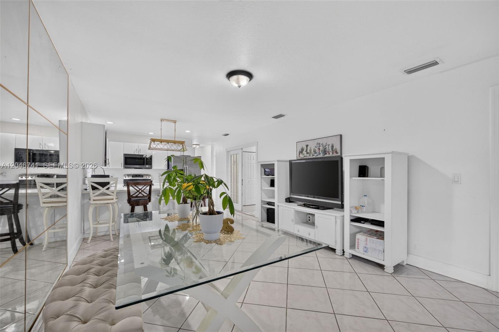 738 SW 7th Terrace
